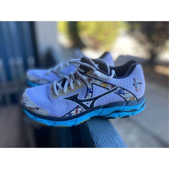 MIZUNO Women’s Wave Inspire 10th Anniv Running Shoes Sz 7 - Picture 1 of 10
